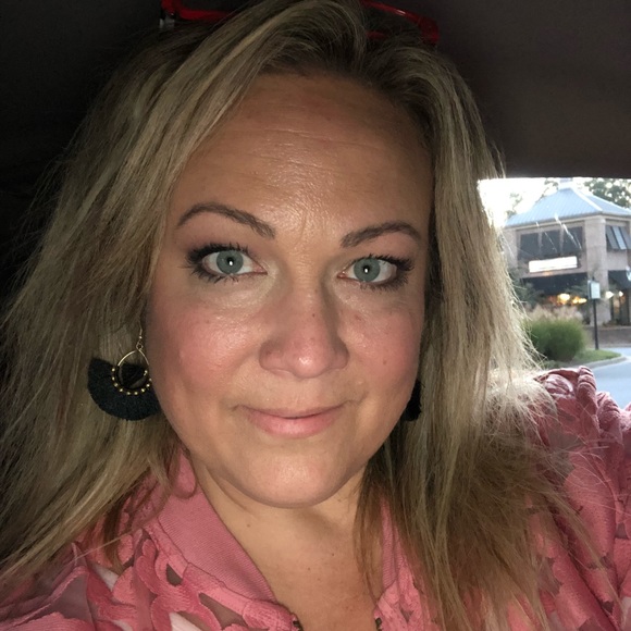 Meet your Posher, Sherri - Picture 3 of 6